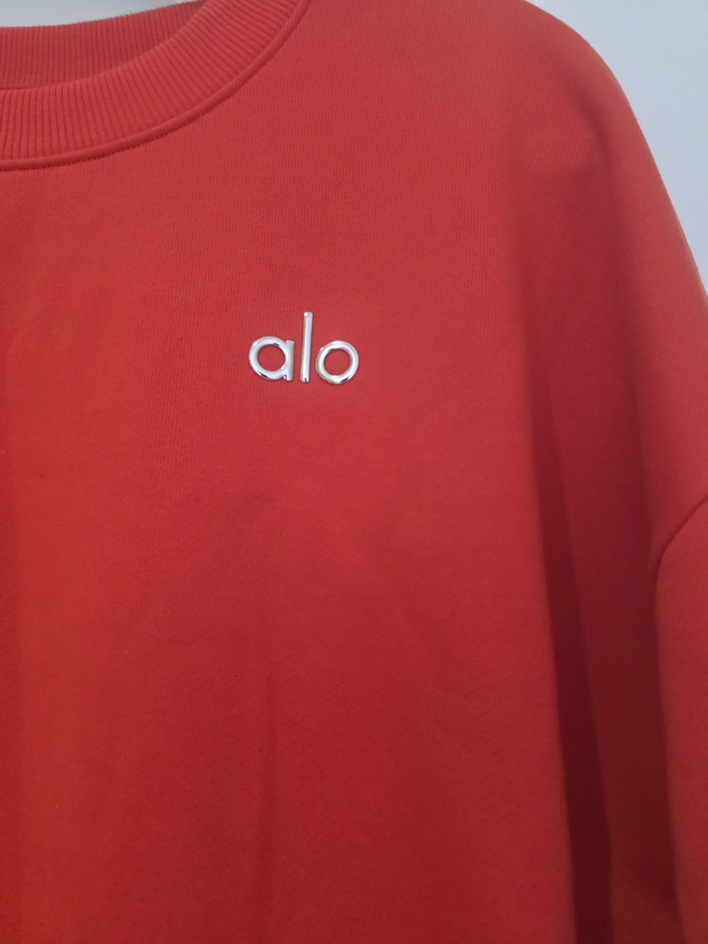 ALO Yoga Cropped Accolade Crewneck Bright Red Size M - Picture 2 of 6